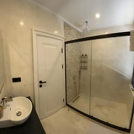 Vilă Spacious With Sea View And Pool In