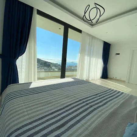 Spacious With Sea View And Pool In Vilă Kalkan