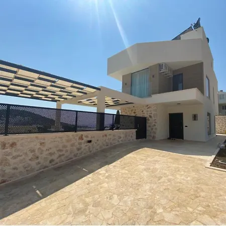 Spacious With Sea View And Pool In Kalkan